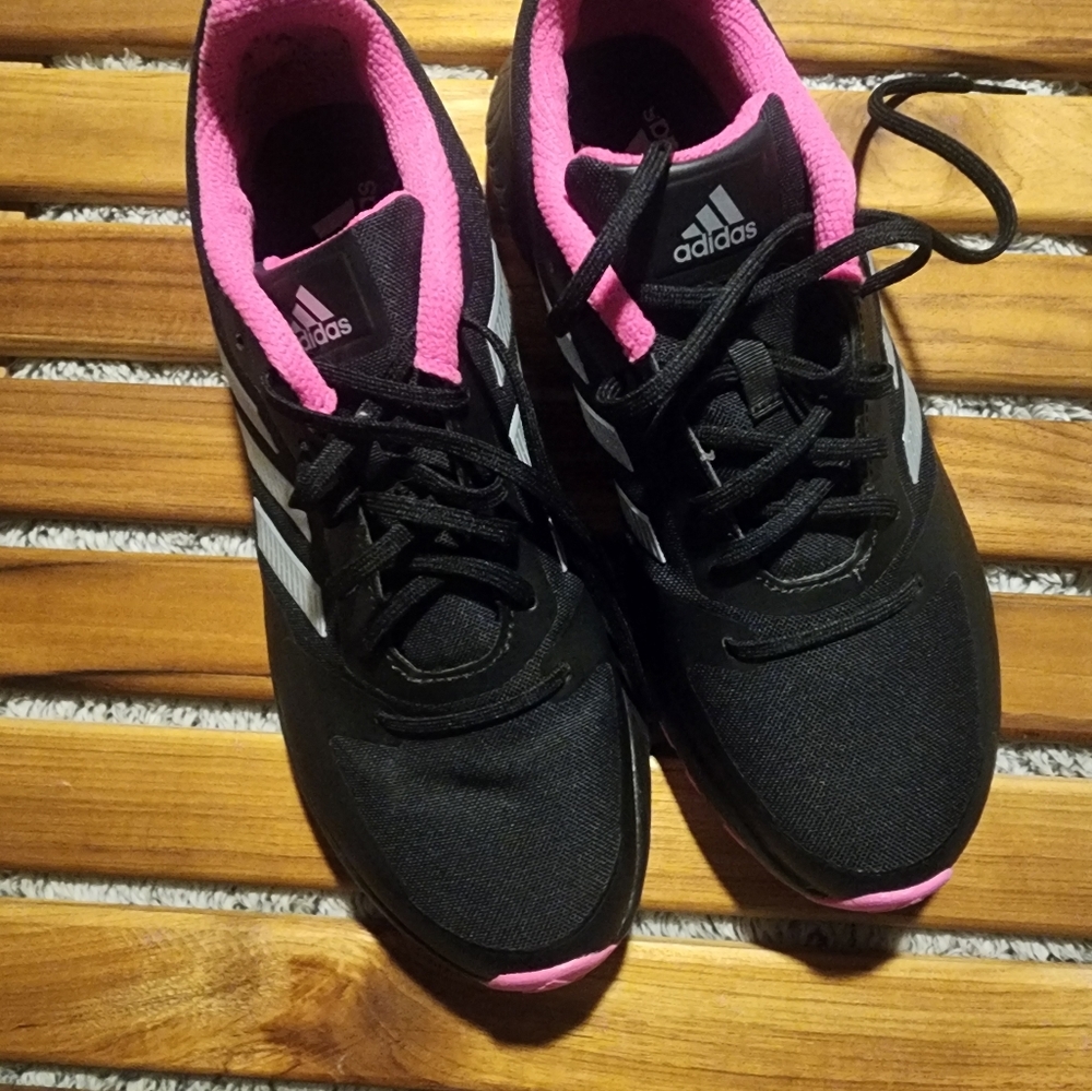 Adidas - Picture 3 of 4
